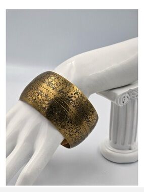 Wide Etched Floral Brass Bangle Bracelet - Gold Tone